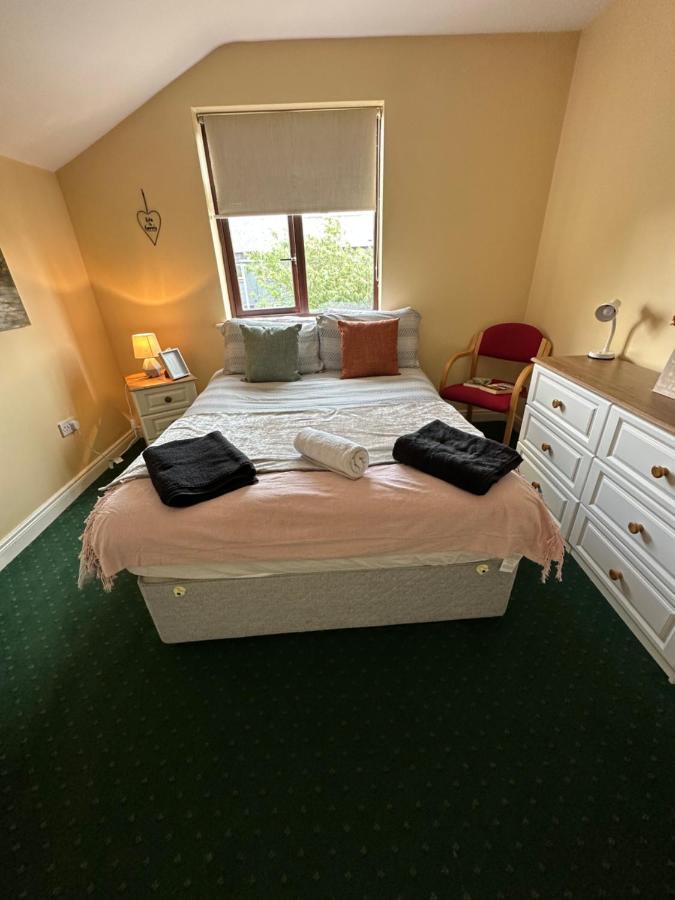 Edwards Cosy B&B Galway Esterno foto
