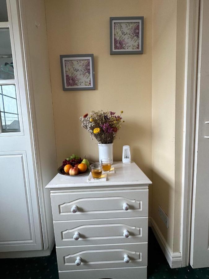 Edwards Cosy B&B Galway Esterno foto