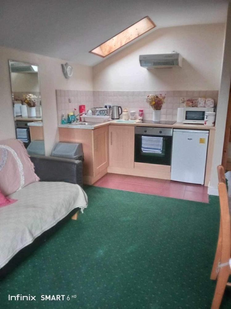 Edwards Cosy B&B Galway Esterno foto